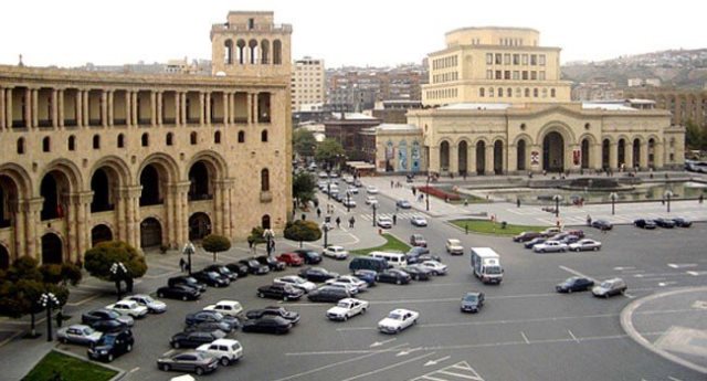 Ermənistanda siyasi  gərginlik artır